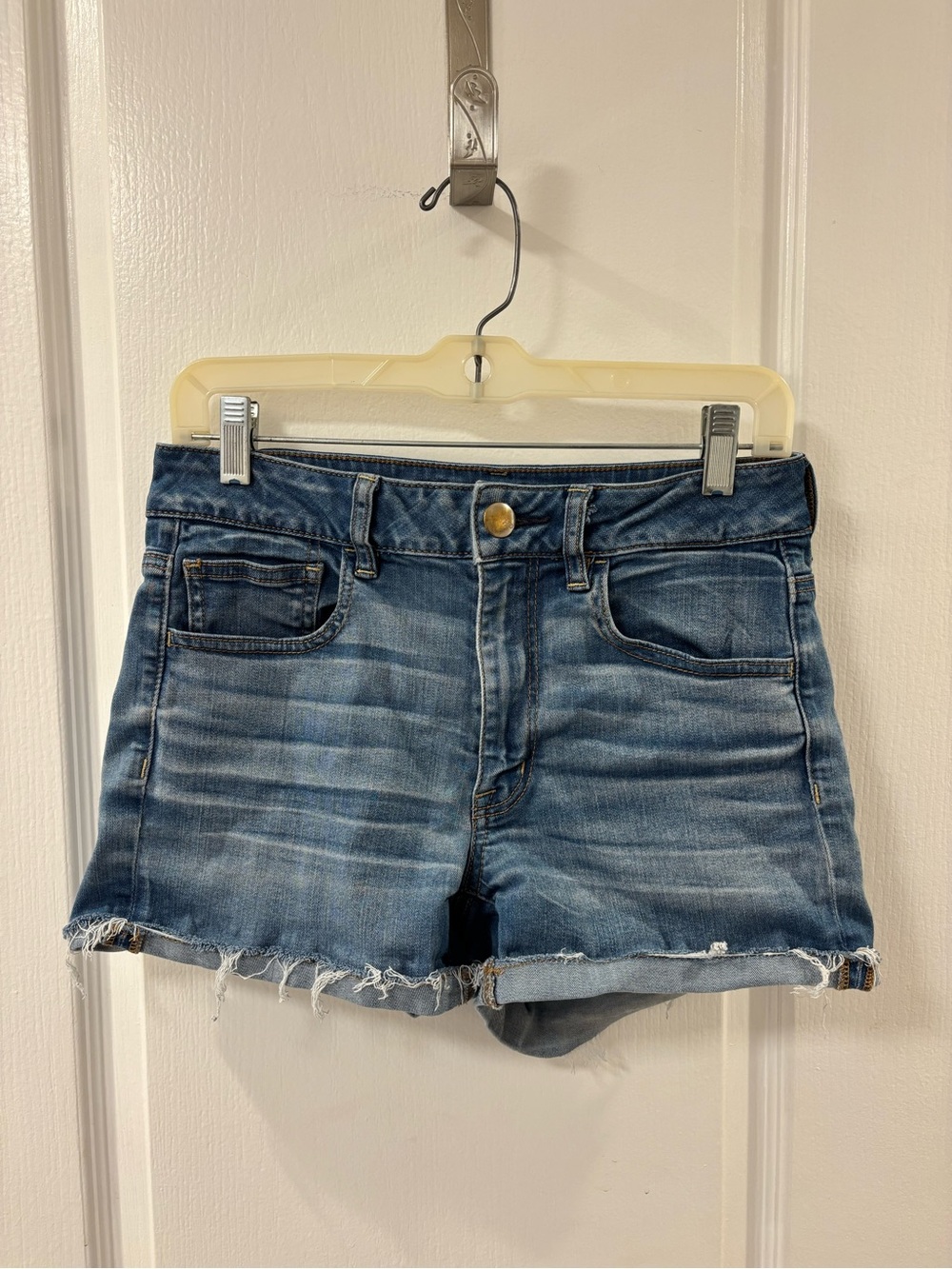 American Eagle Medium Wash Distressed Cuffed Denim Shorts 6